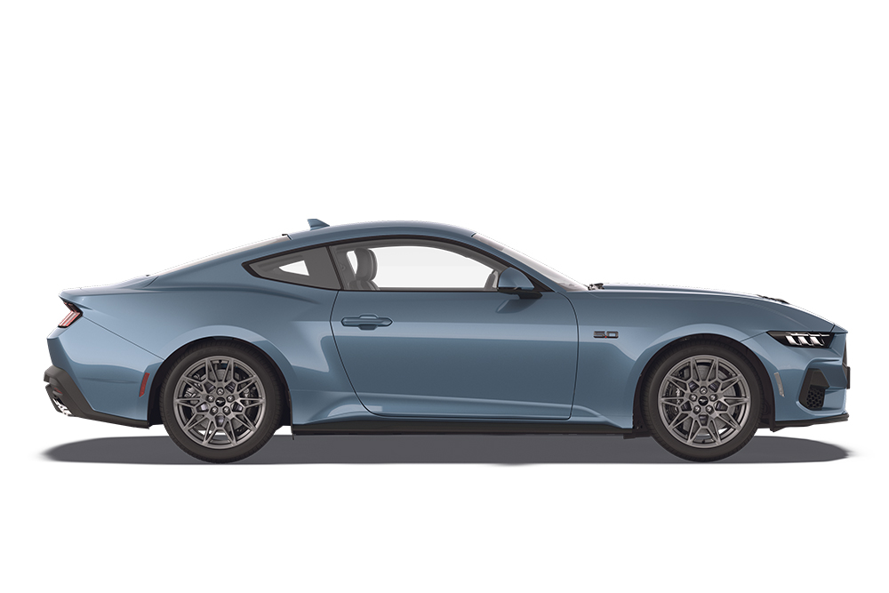 Ford Mustang z serii aut sportowych Forda w kolorze niebieskiej mgiełki.