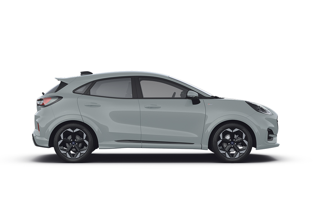 Srebrny Ford Puma ST z gamy samochodów sportowych Forda.