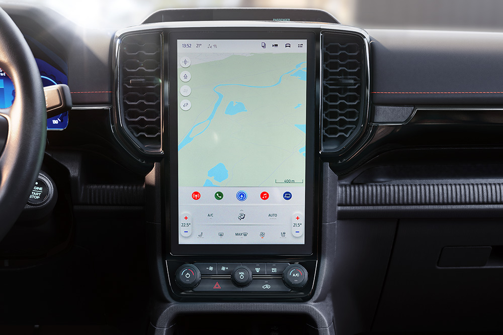 Zbliżenie na 12-calowy środkowy ekran dotykowy Forda Ranger SYNC™ 4.